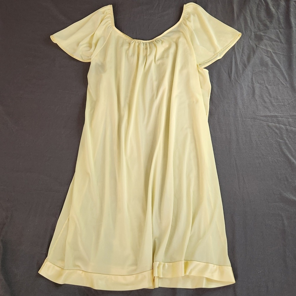 Vintage Vanity Fair Pale-Yellow Cap Sleeve Nightgown Size X-large - Picture 7 of 7